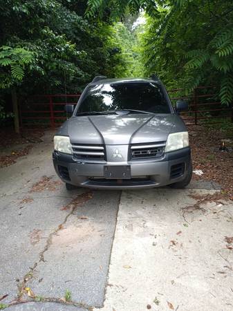I have a 2004 Mitsubishi Endeavor run and drives great daily work for sale in Ellenwood, GA – photo 9