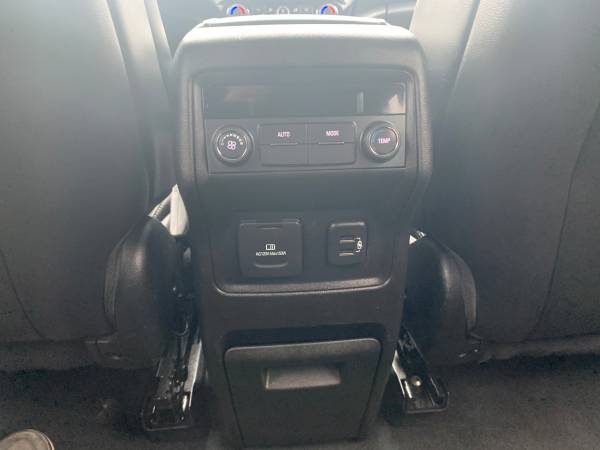★★★ 2018 GMC Acadia SLT / Captain Seats! / Black Leather! ★★★ for sale in Grand Forks, SD – photo 16