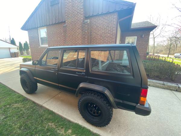 1995 Jeep Cherokee XJ SE, Manual Transmission - - by for sale in North Riverside, IL – photo 2