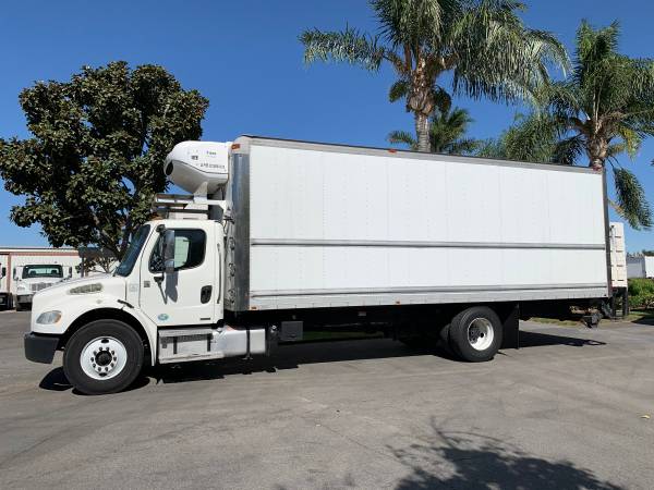 2013 Freightliner M2 26' Reefer Truck Alum GPT Liftgate CARB Compliant for sale in Riverside, CA – photo 2