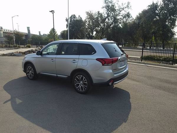 2018 Mitsubishi Outlander 4x4 4WD SUV - cars & trucks - by dealer -... for sale in Redding, CA – photo 6