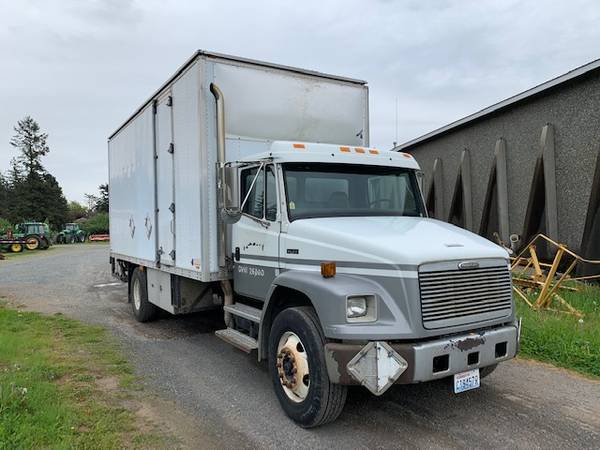 Freightliner w/curtain side box for sale in Ferndale, WA – photo 3