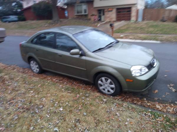 2005 suzuki forenza - cars & trucks - by owner - vehicle automotive... for sale in Clarksville, KY – photo 2