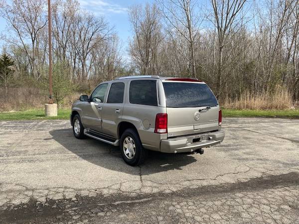 2002 Cadillac Escalade All Wheel Drive 1 OWNER NO ACCIDENTS - cars & for sale in Grand Blanc, MI – photo 7