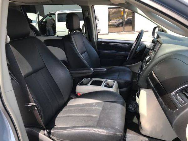2016 Chrysler Town Country Touring-L Anniversary Edition Touring-L Ann for sale in District Heights, MD – photo 21