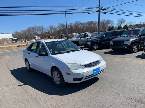 2007 Ford Focus 4dr Sdn SE - - by dealer - vehicle for sale in East Windsor, CT – photo 2
