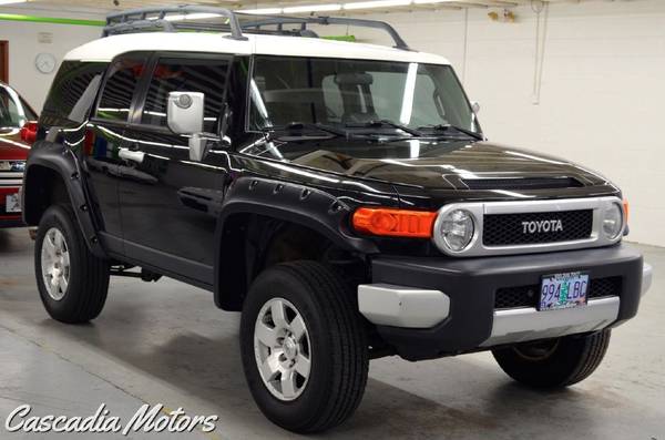 2007 Toyota FJ Cruiser 4X4 4WD - - by dealer - vehicle for sale in Portland, OR – photo 3