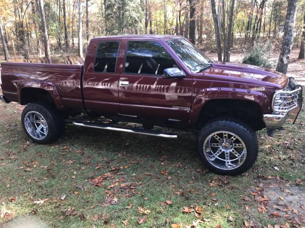 1997 Burgundy Chevrolet K2500HD with body and suspension lift. -... for sale in Lillington, NC – photo 4