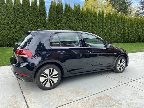 Sparkling clean 2019 Volkswagen e-Golf SEL Premium with very low for sale in Redmond, WA – photo 2