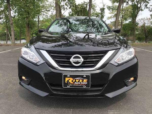 2017 NISSAN ALTIMA SV. CLEAN CARFAX, 22k miles for sale in Malden, MA – photo 2