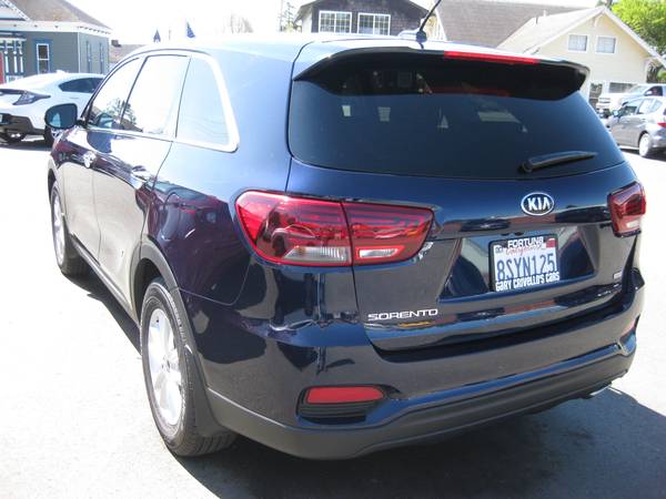 2020 Kia Sorento LX Third Row Seating For 7 Only 2, 000 Miles Like for sale in Fortuna, CA – photo 2