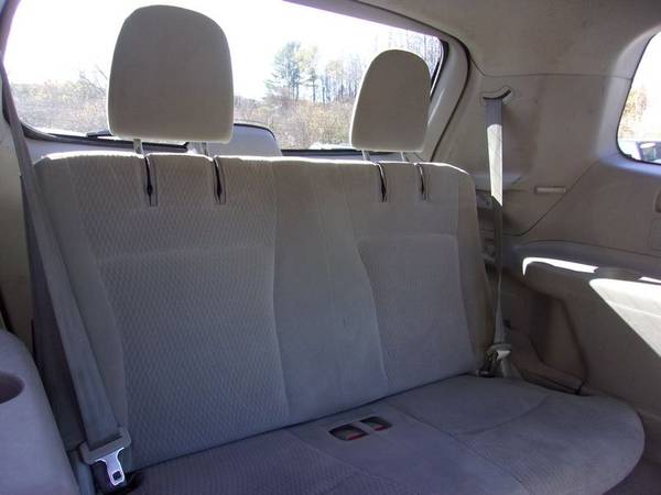 2010 Toyota Highlander Seats-8 AWD, 151k Miles, P Roof, Grey, Clean... for sale in Franklin, VT – photo 14