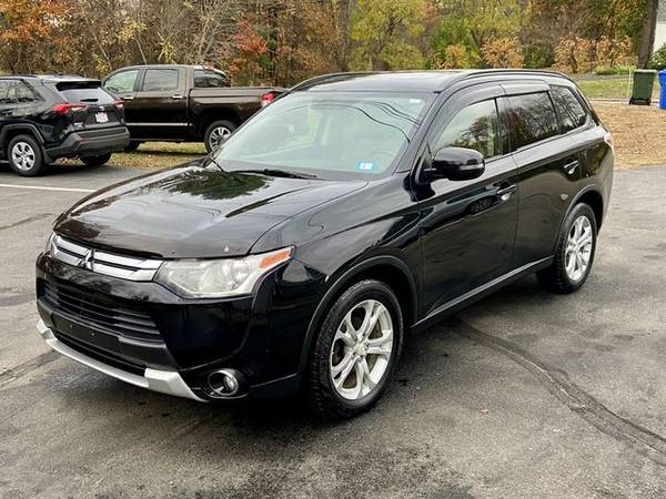 2015 Mitsubishi Outlander - Financing Available! - cars & trucks -... for sale in Londonderry, NH