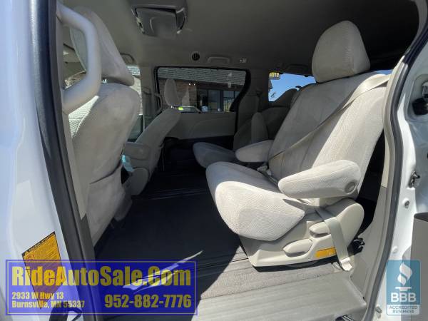 2011 Toyota Sienna LE 7-8 passenger quads Dual AC 3 5 V6 very clean for sale in Burnsville, MN – photo 12