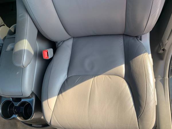 2010 Toyota Sienna XLE Entertainment 1-Owner Captain Chairs All Power for sale in Jeffersonville, KY – photo 16