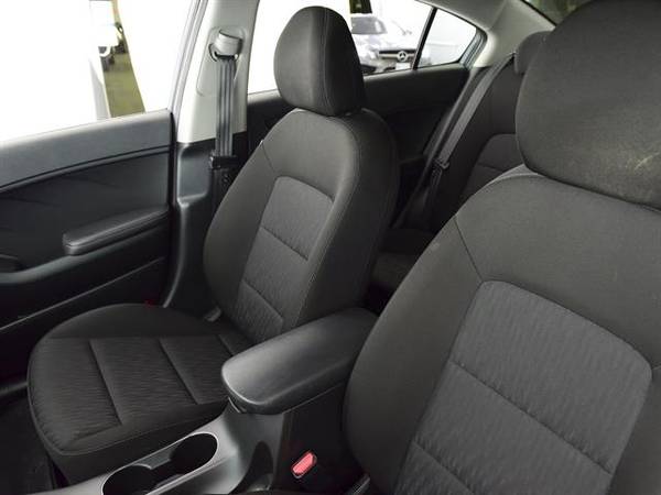 2016 Kia Forte LX Sedan 4D sedan Dk. Blue - FINANCE ONLINE for sale in Mount Wolf, PA – photo 5