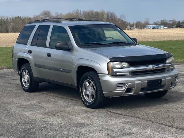 2004 Chevrolet Trailblazer LS 4X4 Southern Truck No Rust! Only 5450 for sale in Chesterfield Indiana, IN – photo 4