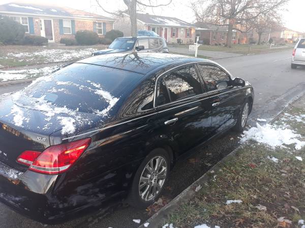 Awesome black/chrome 07 TOYOTA Avalon xls - cars & trucks - by owner... for sale in Lexington, KY