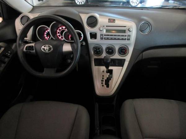 2011 TOYOTA MATRIX - KBB Says $9,532, We Say $6,895 - cars & trucks... for sale in Green Bay, WI – photo 3