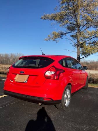 2014 Ford Focus SE 35 MPG Bluetooth - cars & trucks - by owner -... for sale in Oneida, WI – photo 3