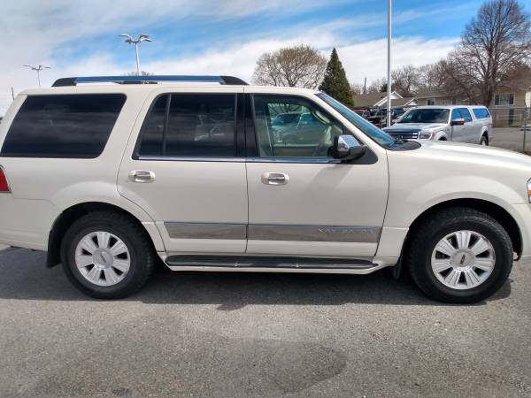 2007 Lincoln Navigator 4x4 - - by dealer - vehicle for sale in Billings, MT – photo 2