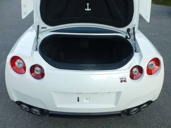 2013 NISSAN GT-R PREMIUM GTR - ONLY 12,000 MILES - CLEAN CARFAX! -... for sale in Worcester, MA – photo 18