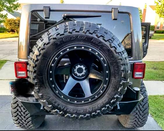 2017 Jeep Wrangler Unlimited Rubicon 4×4 (Only 14k Miles) - cars &... for sale in Loves Park, IL – photo 2