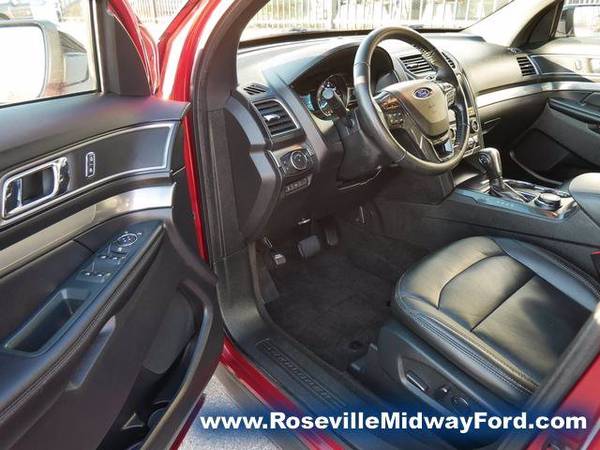 2018 Ford Explorer Xlt - - by dealer - vehicle for sale in Roseville, MN – photo 11