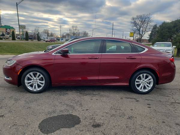 2015 Chrysler 200 Limited, Clean Carfax, XM, Bluetooth, 26 MPG -... for sale in Lapeer, MI – photo 2