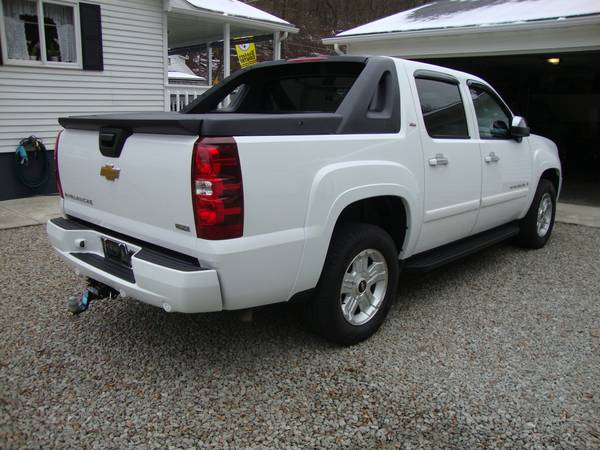2008 chevy avalanche - cars & trucks - by owner - vehicle automotive... for sale in Daisytown, PA – photo 4