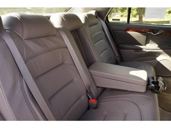 2001 Cadillac DeVille sedan Base - Cadillac Sterling - cars & trucks... for sale in Plymouth, MI – photo 14