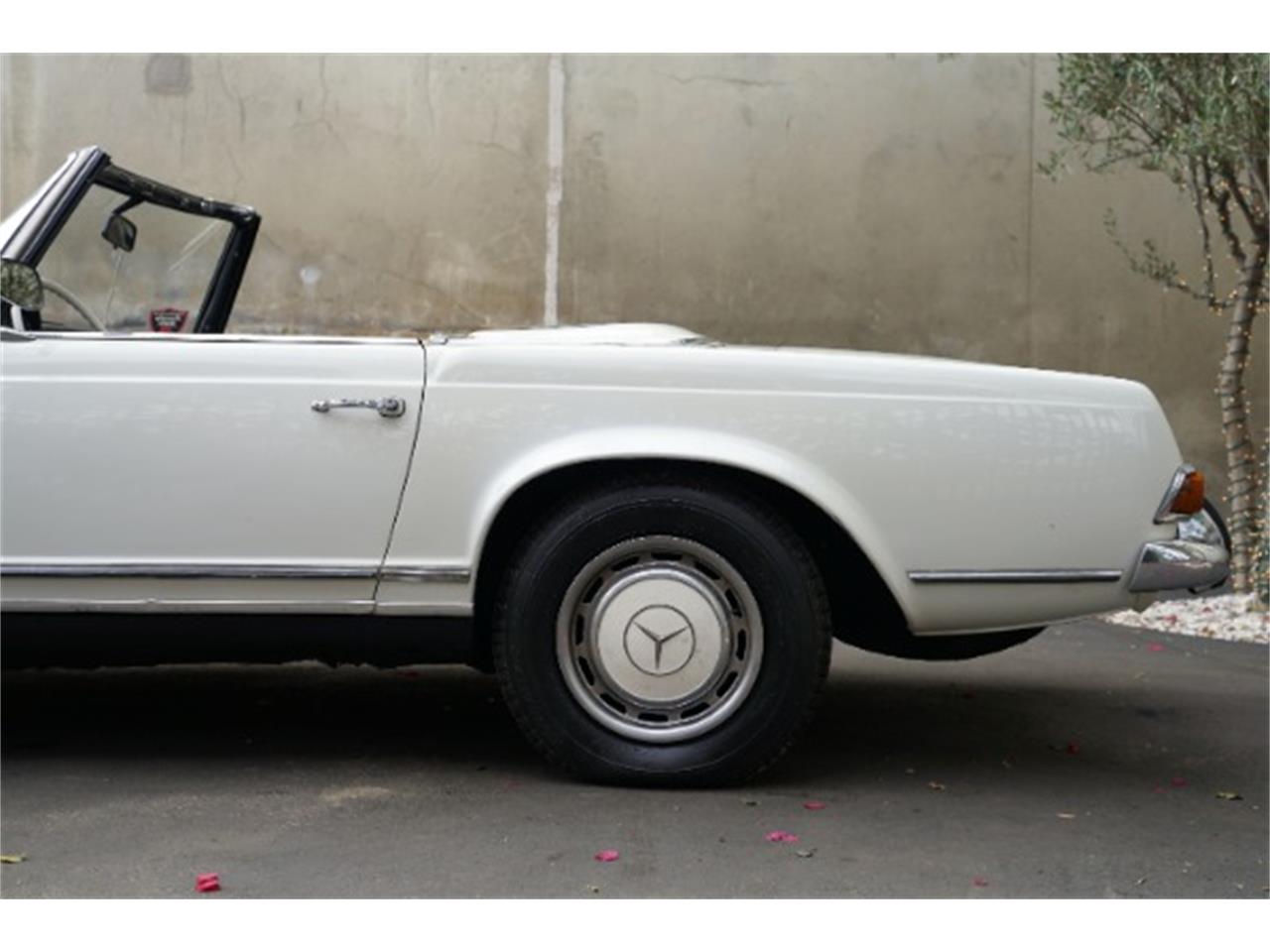 1966 Mercedes-Benz 230SL for sale in Beverly Hills, CA – photo 16