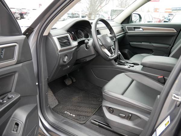 2021 Volkswagen VW Atlas 2 0T SE - - by dealer for sale in Inver Grove Heights, MN – photo 17