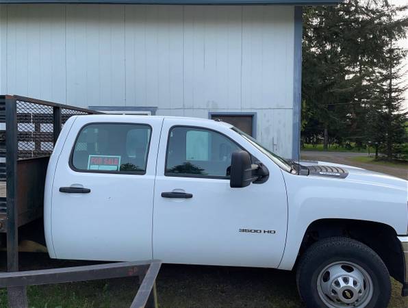 Chevy 3500 Crew cab w tommy lift gate for sale in Rochester, WA – photo 7