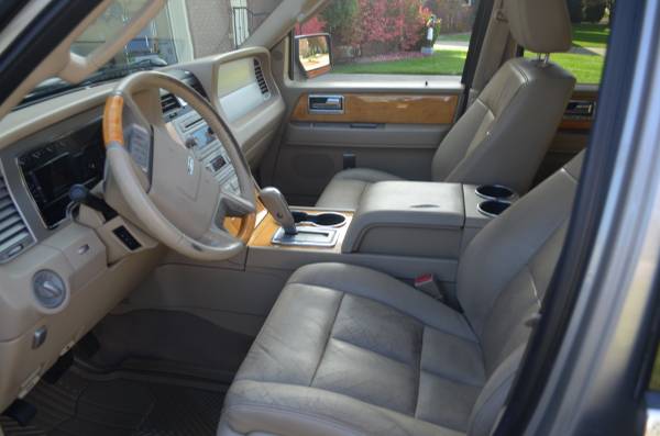 2008 Lincoln Navigator - cars & trucks - by owner - vehicle... for sale in Prospect, KY – photo 8
