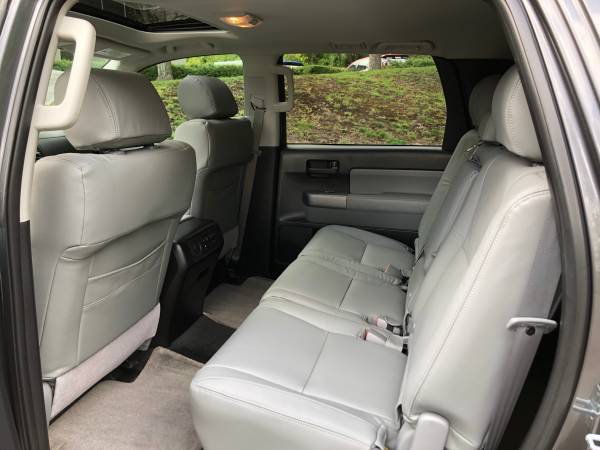2016 Toyota Sequoia SR5 4WD - Navigation, Leather, Third Row for sale in Kirkland, WA – photo 12