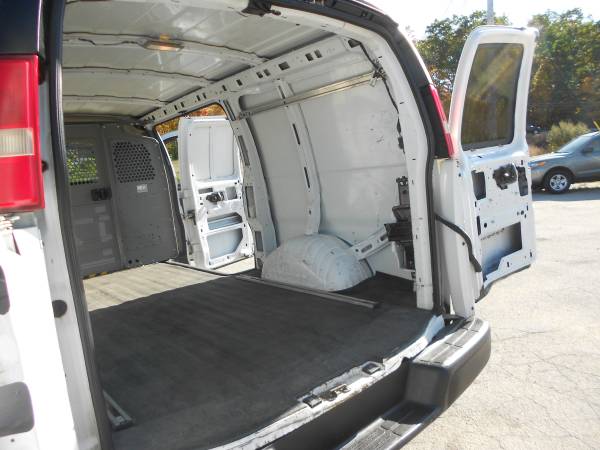 2010 Chevy EXPRESS 2500 3dr Cargo Van Work Van ***1 year Warranty** for sale in hampstead, RI – photo 20