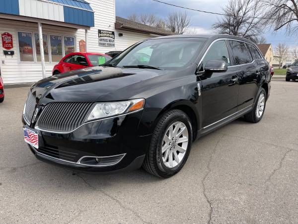 2015 Lincoln MKT Town Car/Autostart/Nav! 1500 DOWN! for sale in Grand Forks, ND – photo 2