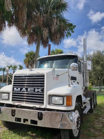 2000 Mack Day Cab Tri Axle - cars & trucks - by dealer - vehicle... for sale in Coral Springs, FL – photo 3
