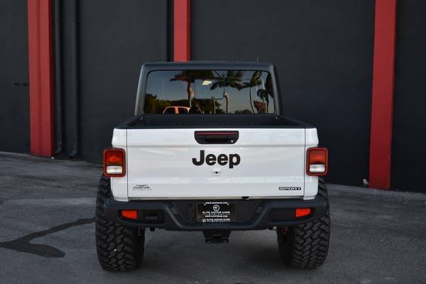2021 Jeep Gladiator Sport S 4x4 4dr Crew Cab 5.0 ft. SB Pickup Truck... for sale in Miami, LA – photo 5