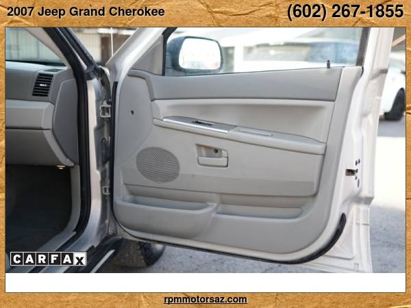 2007 Jeep Grand Cherokee Laredo 4WD - cars & trucks - by dealer -... for sale in Phoenix, AZ – photo 10