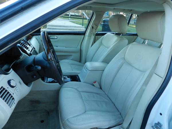 2009 Cadillac DTS Performance Lux III ~ Southern Owned Rust Free ~ -... for sale in Carmel, IN – photo 18