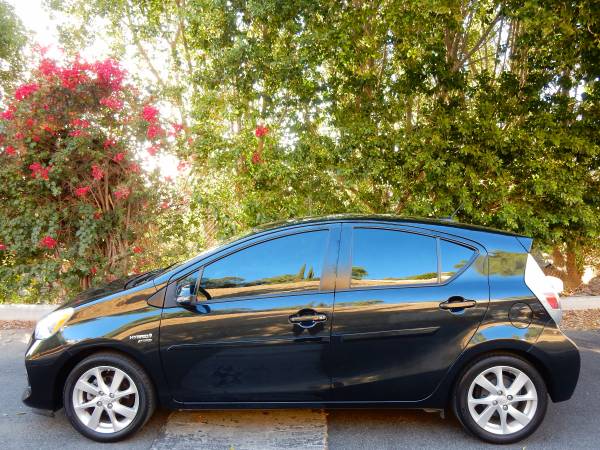 2013 TOYOTA PRIUS C 4 | CLEAN TITLE | LEATHER | NAVIGATION | SUNROOF for sale in Woodland Hills, CA – photo 8