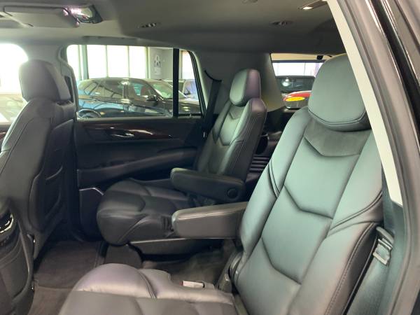 2020 Cadillac Escalade Luxury - - by dealer - vehicle for sale in Springfield, IL – photo 11