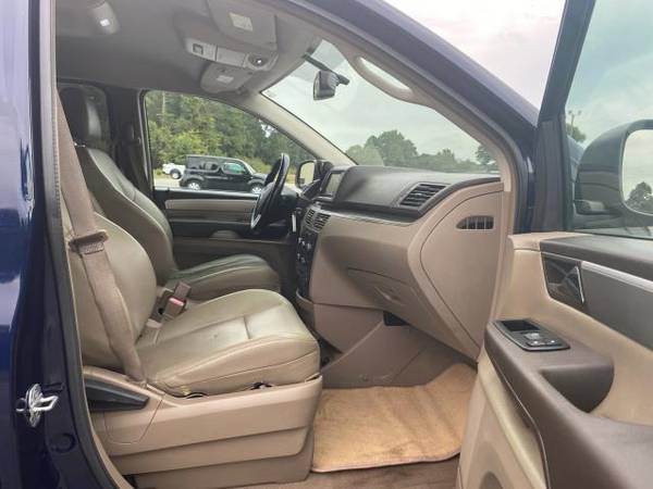 2012 Volkswagen Routan SE - cars & trucks - by dealer - vehicle... for sale in Raleigh, NC – photo 18