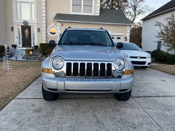 2005 JEEP LIBERTY LIMITED WITH 119K MILS NEW EMISSION & CARFAX IN... for sale in Lawrenceville, GA – photo 5