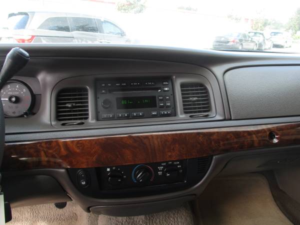 2007 Mercury Grand Marquis GS - cars & trucks - by dealer - vehicle... for sale in Bradenton, FL – photo 10