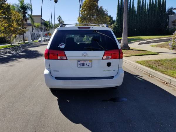 2004 toyota sienna le white color no accident smog passed excellent for sale in Downtown L.A area, CA – photo 5