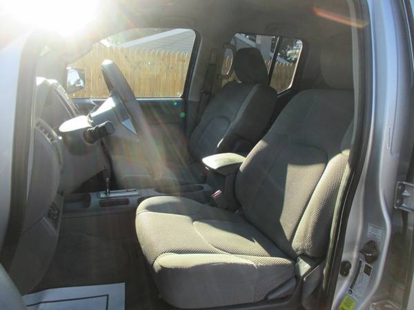 2013 Nissan Frontier SV Crew Cab 5 bed - - by dealer for sale in Honey Brook, PA – photo 9