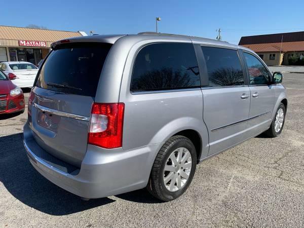 2015 Chrysler Town & Country Touring NEW TIRES! ENTERTAINMENT for sale in Matthews, NC – photo 4